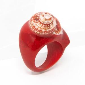 Vintage Red Statement Plastic Ring Real Spiral Shell Size 7 Boho Beach Sea Life